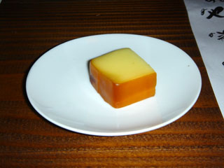 突き出しのスモークチーズ 突き出しのスモークチーズ